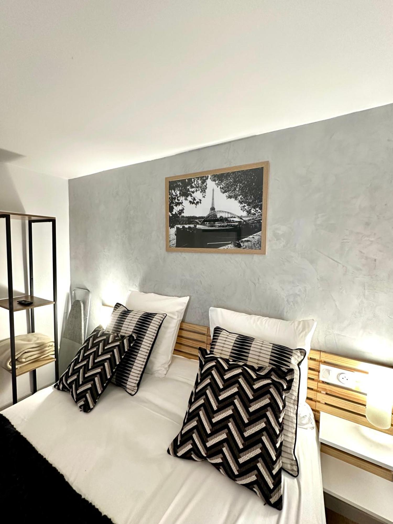 Hotel Residence A La Buttes Aux Cailles Paris Exterior photo