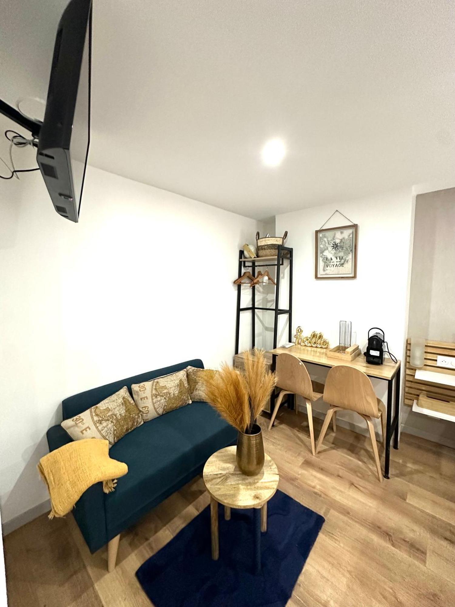 Hotel Residence A La Buttes Aux Cailles Paris Exterior photo